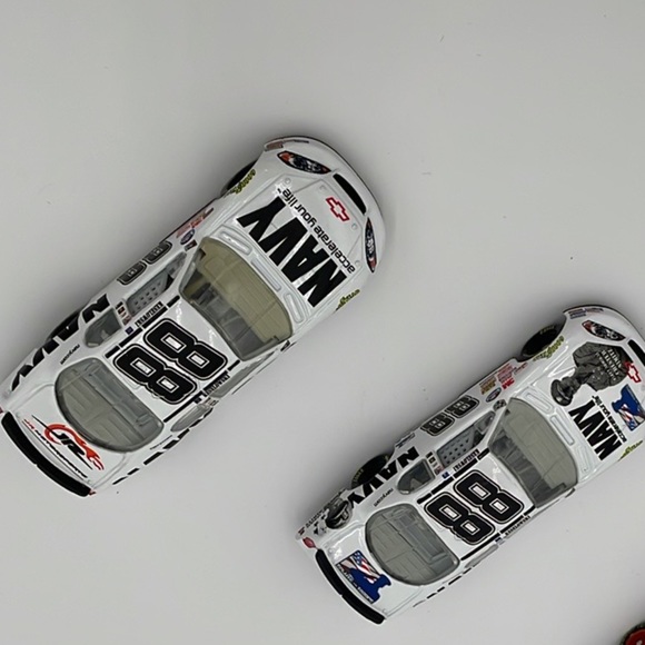 Brad Keselowski Loose Car Lot Diecast Number 88 Navy First Win 1:64 Scale - Picture 7 of 7